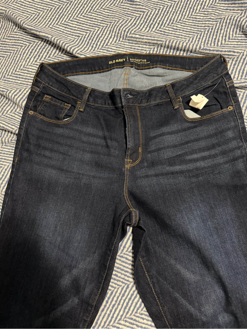 Old Navy Women Dark Indigo Rockstar mid-rise Jeans - Size 16